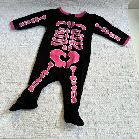 baby girl infant skeleton onesie PJ footed black hot pink heart 3-6mo 100%cotton - Picture 6 of 6
